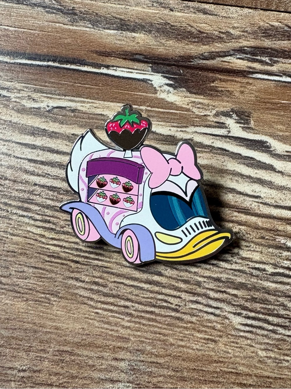 Disney Daisy Duck Food Truck Mystery Trading Pin